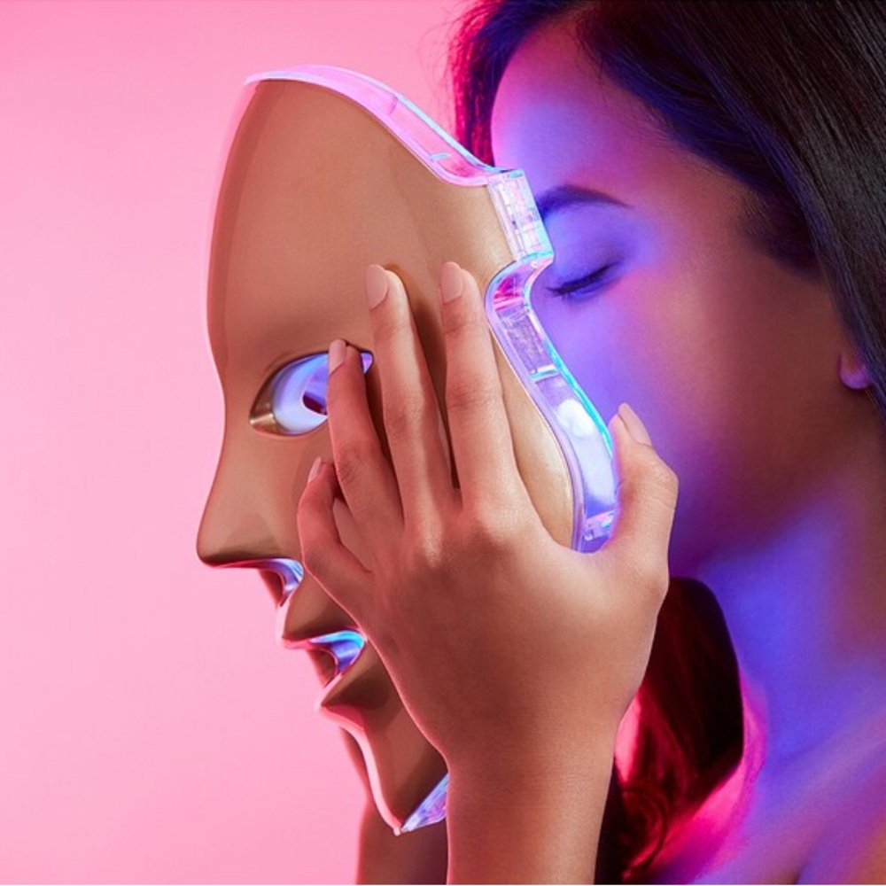 NIB MZ Skin Light-Therapy Golden Facial Treatment Device